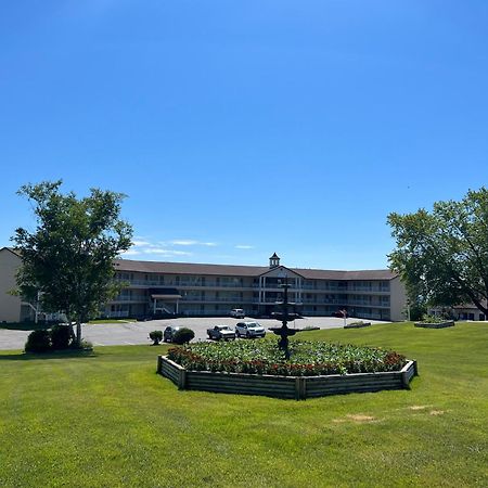 Quality Inn Lakefront Saint Ignace Eksteriør billede