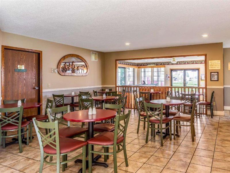 Quality Inn Lakefront Saint Ignace Eksteriør billede