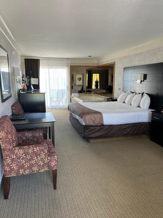 Quality Inn Lakefront Saint Ignace Eksteriør billede