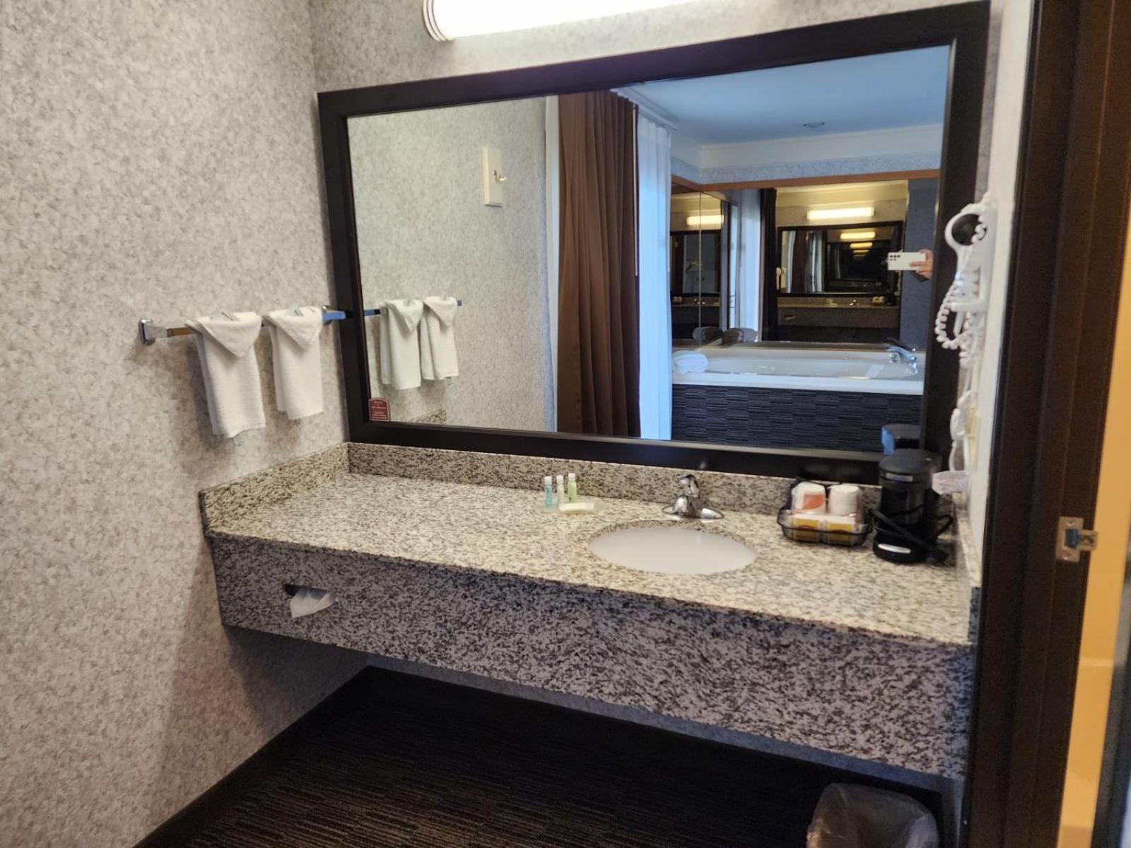 Quality Inn Lakefront Saint Ignace Eksteriør billede