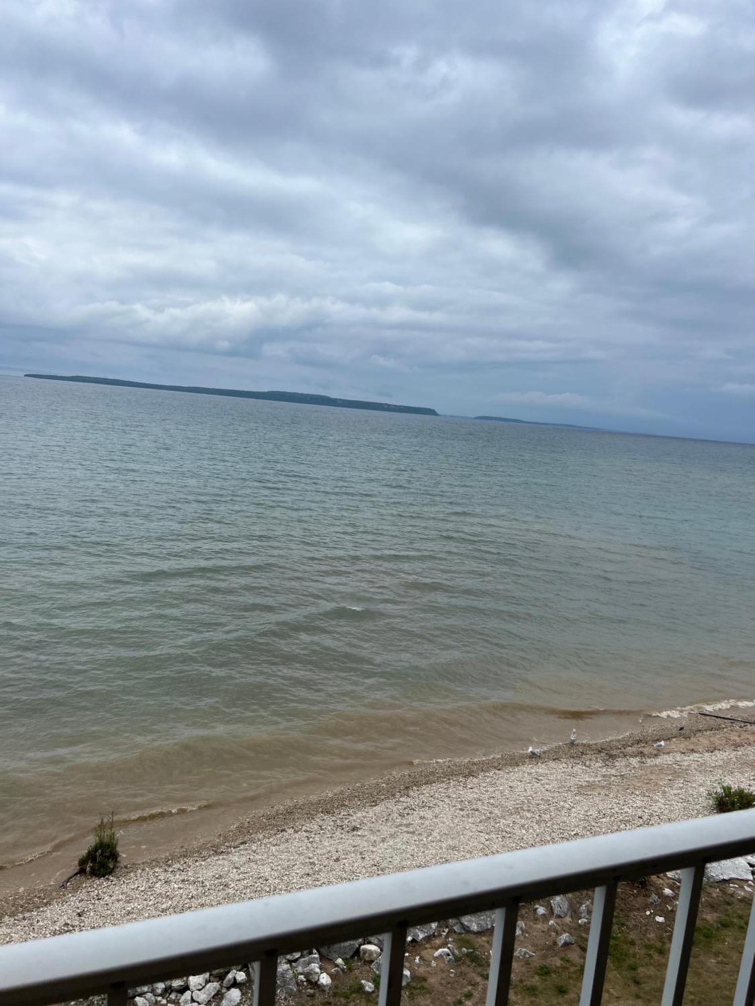 Quality Inn Lakefront Saint Ignace Eksteriør billede
