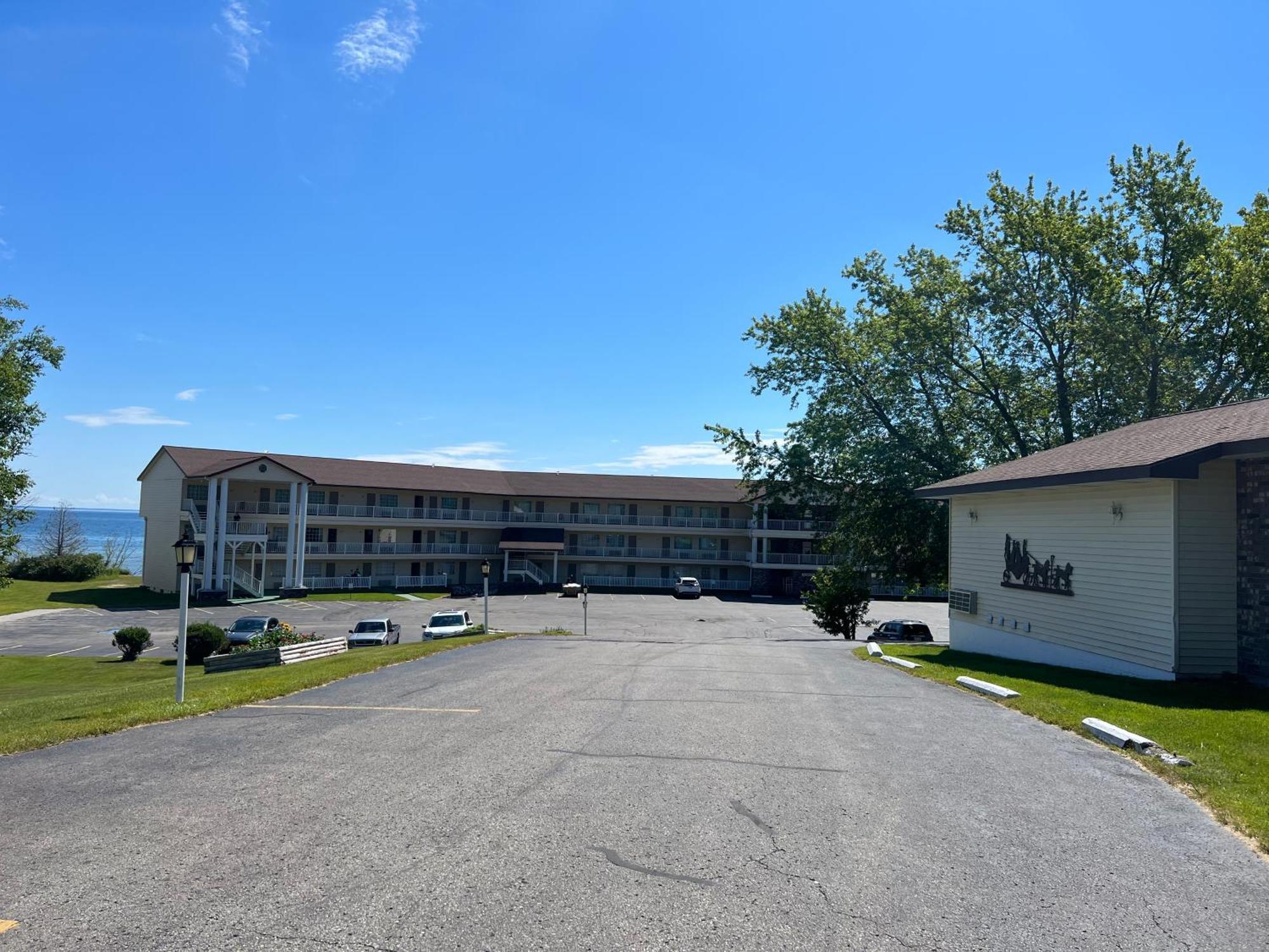 Quality Inn Lakefront Saint Ignace Eksteriør billede