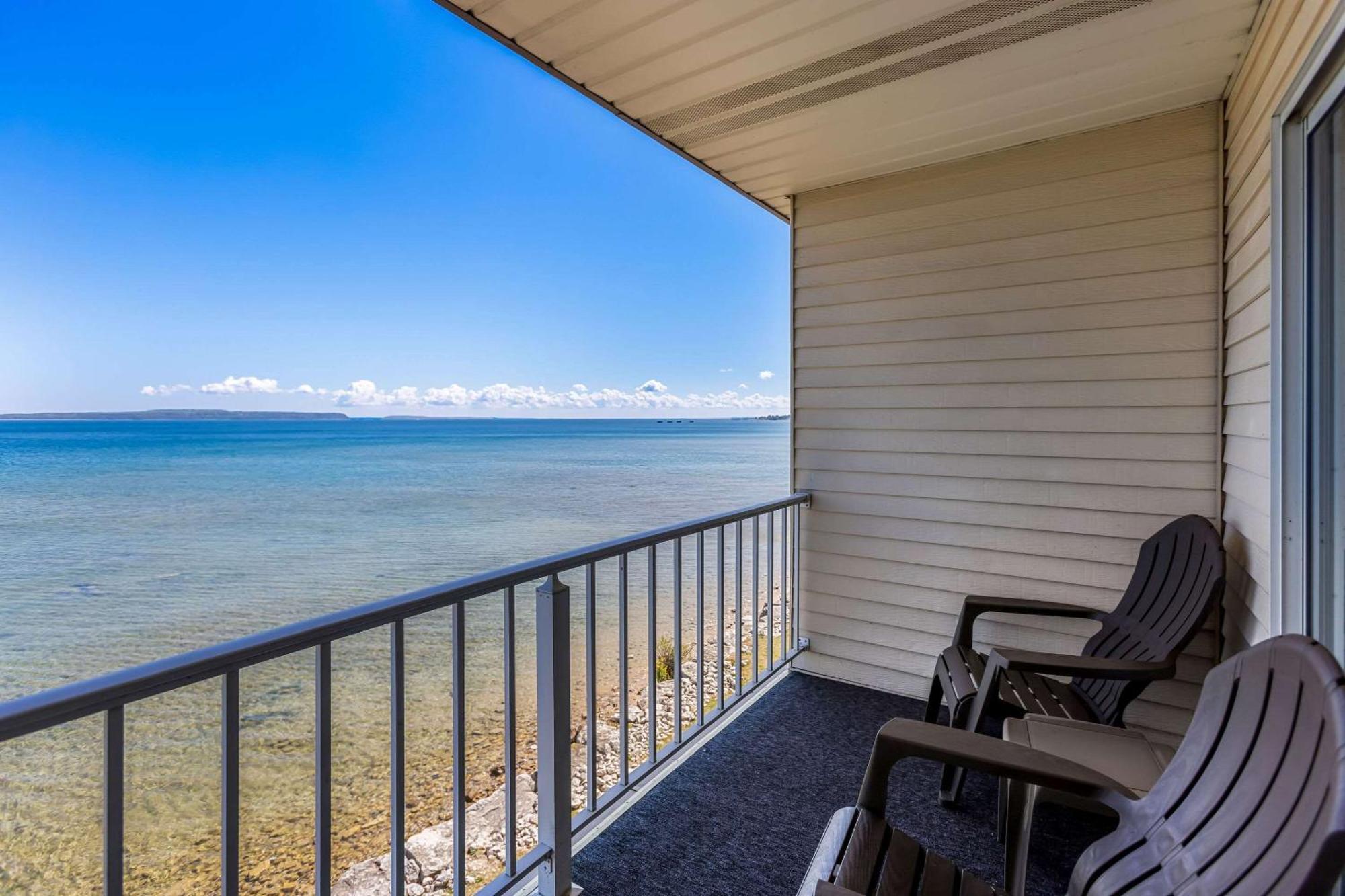 Quality Inn Lakefront Saint Ignace Eksteriør billede