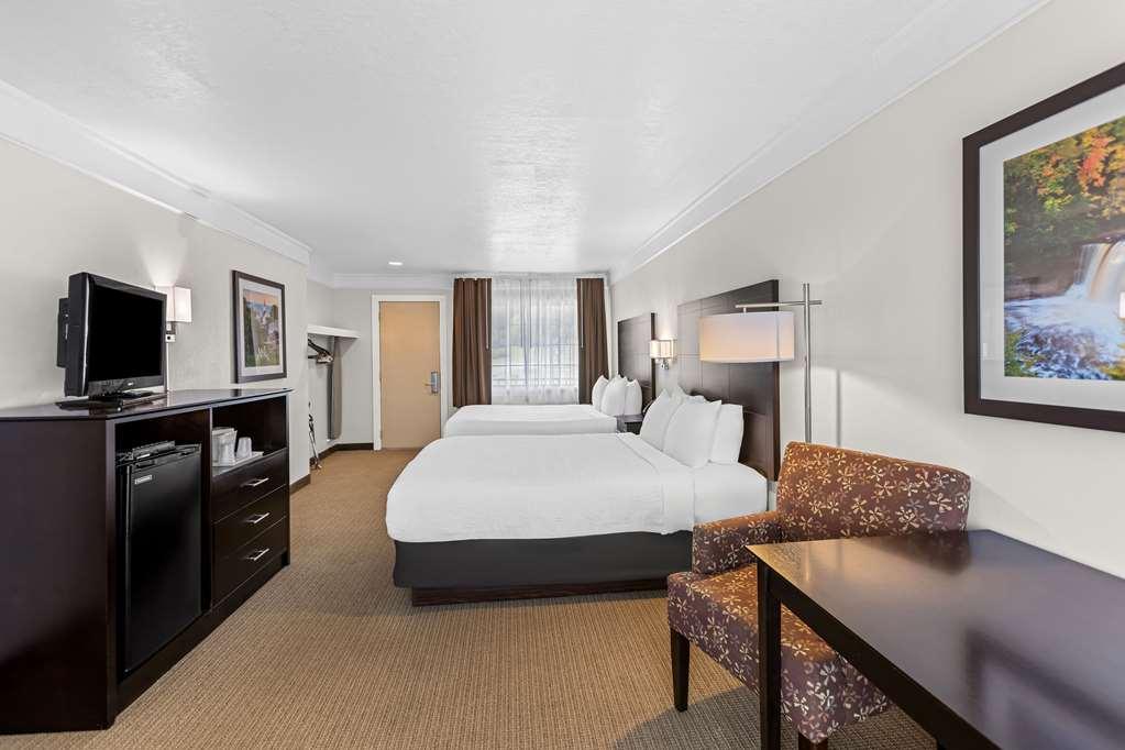 Quality Inn Lakefront Saint Ignace Værelse billede