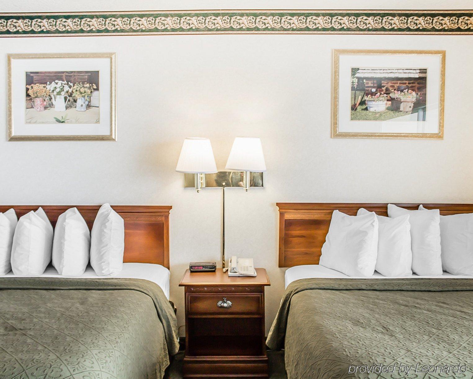 Quality Inn Lakefront Saint Ignace Eksteriør billede