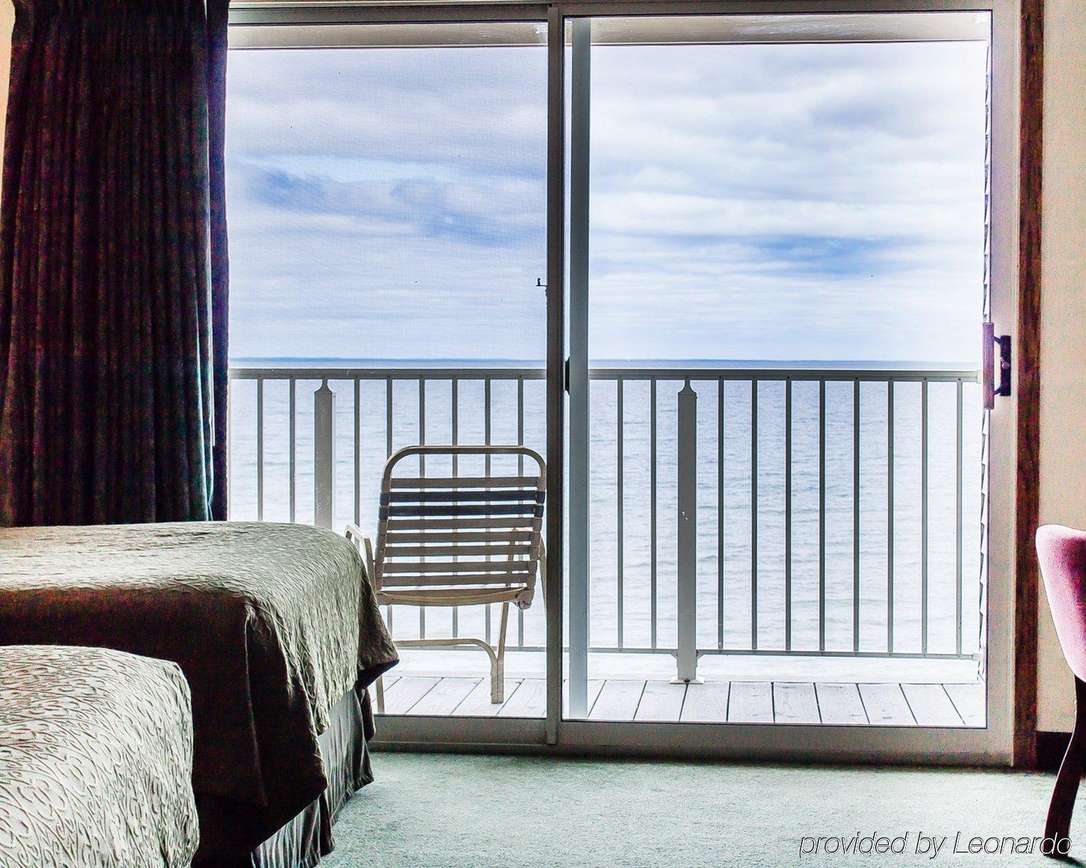 Quality Inn Lakefront Saint Ignace Eksteriør billede
