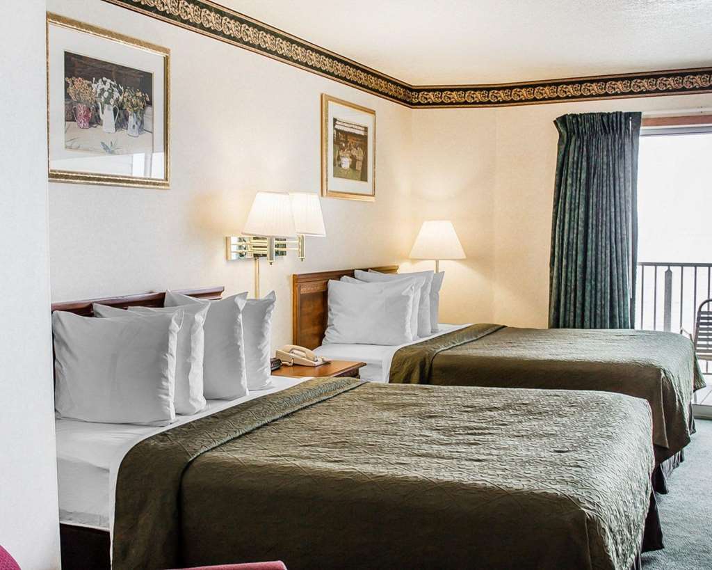 Quality Inn Lakefront Saint Ignace Værelse billede