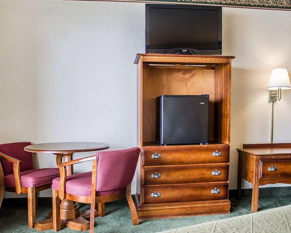 Quality Inn Lakefront Saint Ignace Værelse billede